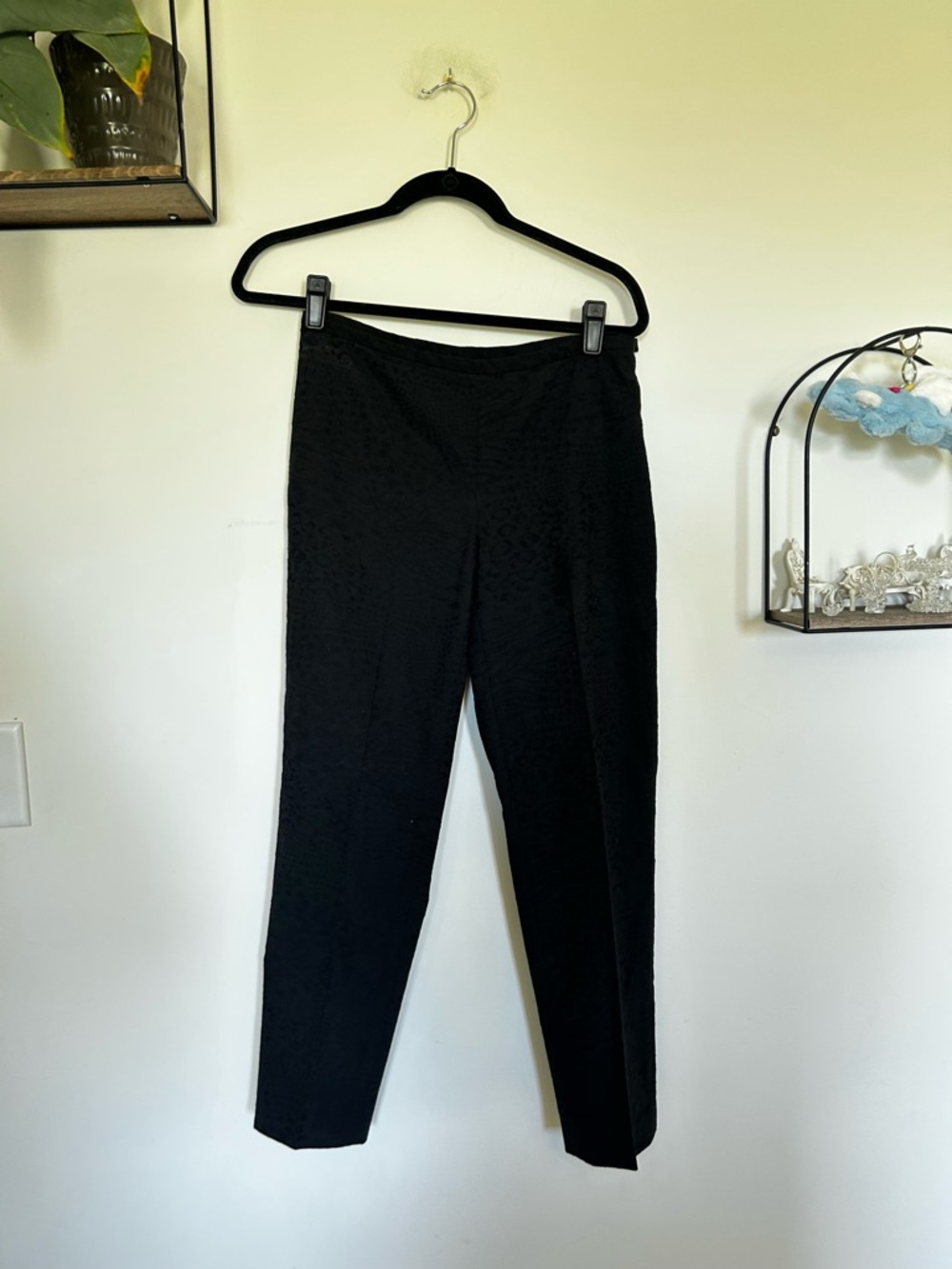 J.McLaughlin Black Animal Print Pants Size 2‎